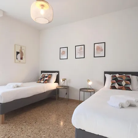 Tuscany Point Stazione